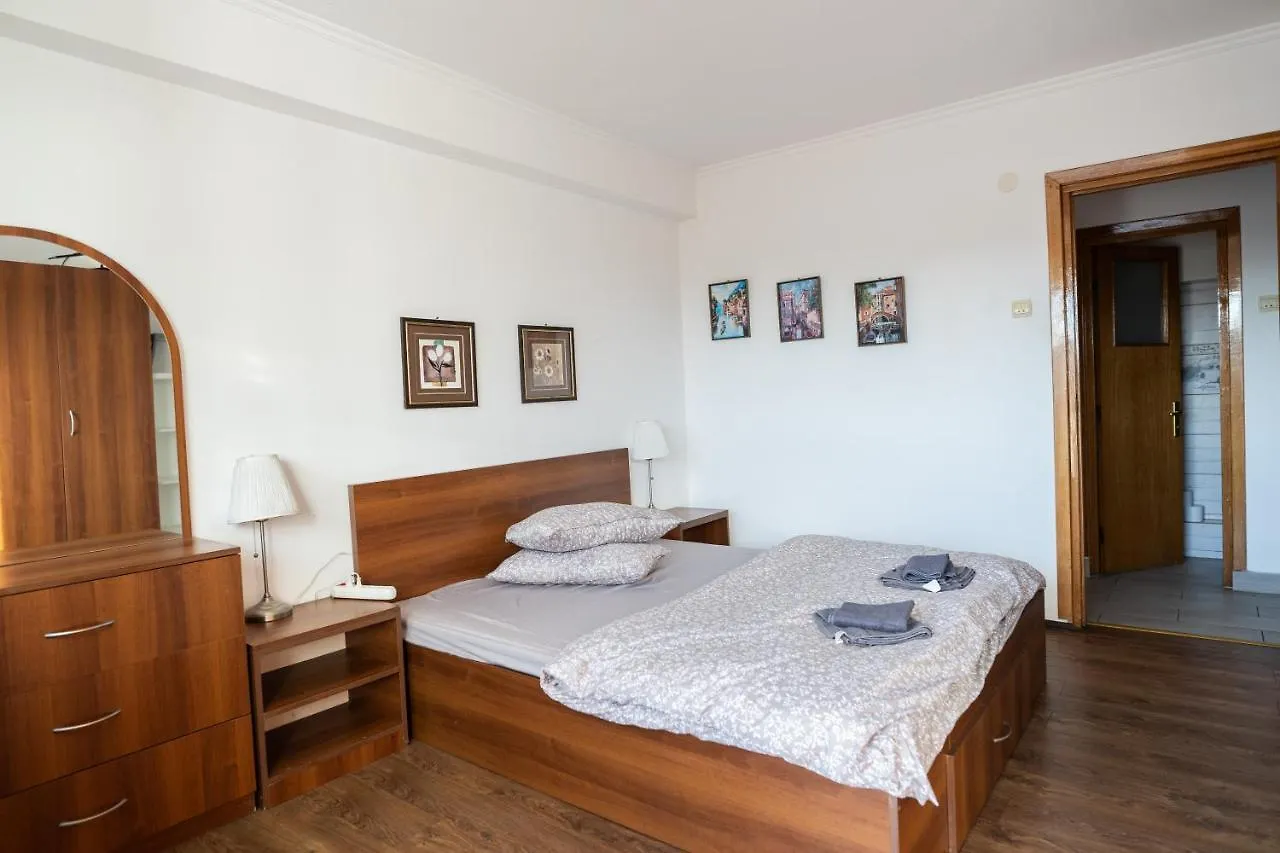 Old City-Downtown 3 Rooms By Chr Luxury Property Bucharest Romania