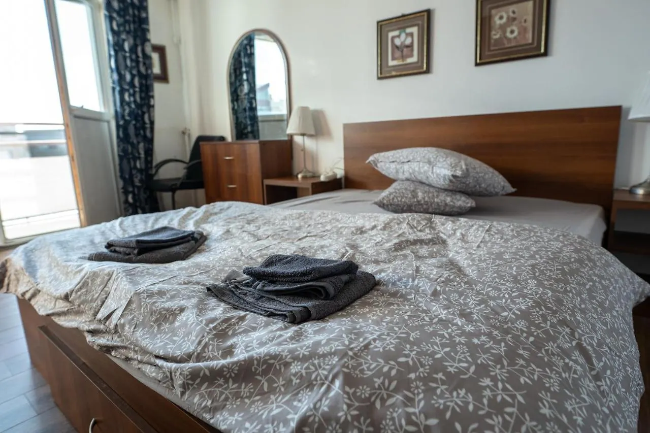 Old City-Downtown 3 Rooms By Chr Luxury Property Bucharest 0*,  Romania
