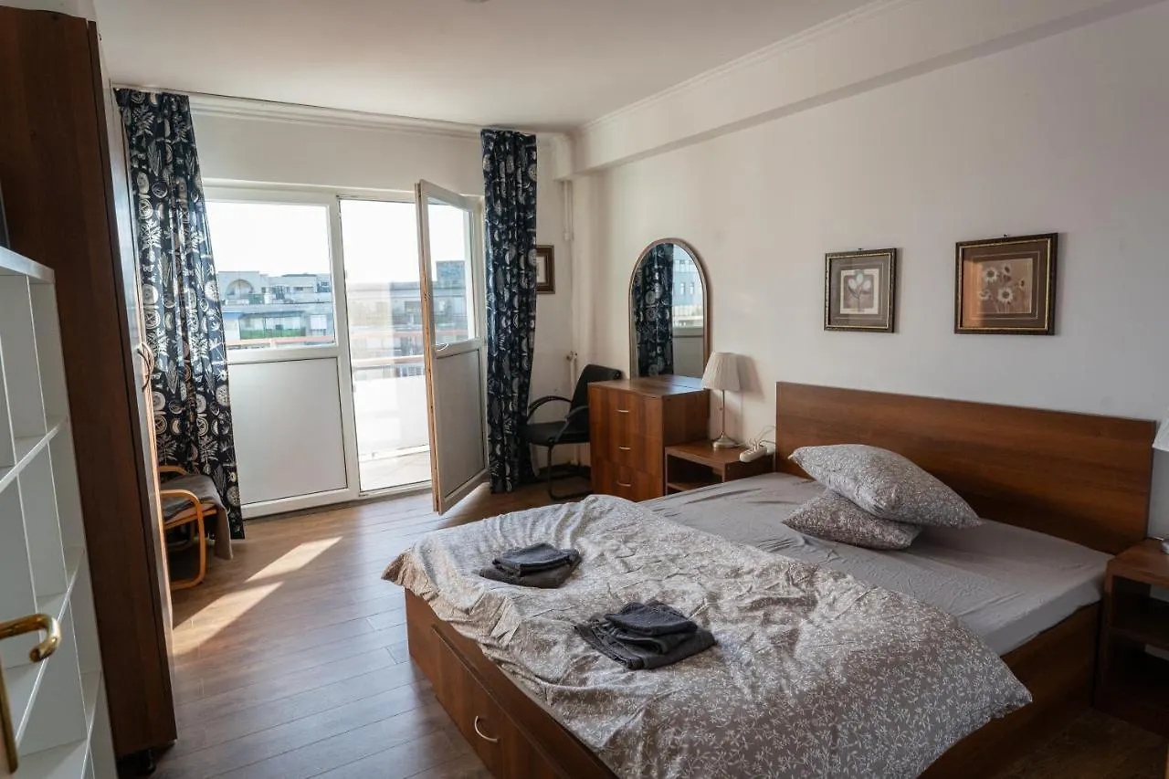 Old City-Downtown 3 Rooms By Chr Luxury Property Bucharest Apartment